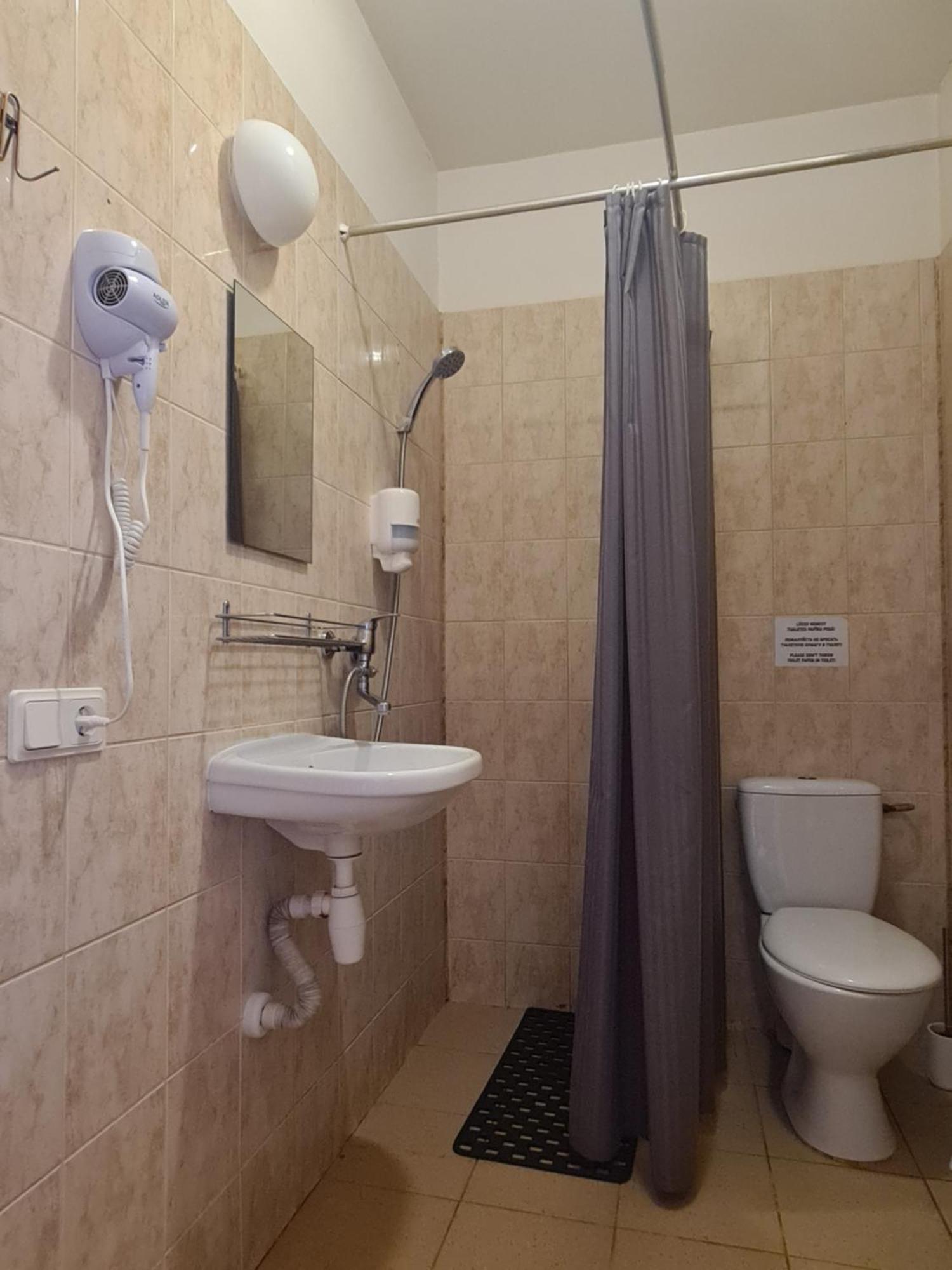 Guest House Kaktus Riga Ruang foto