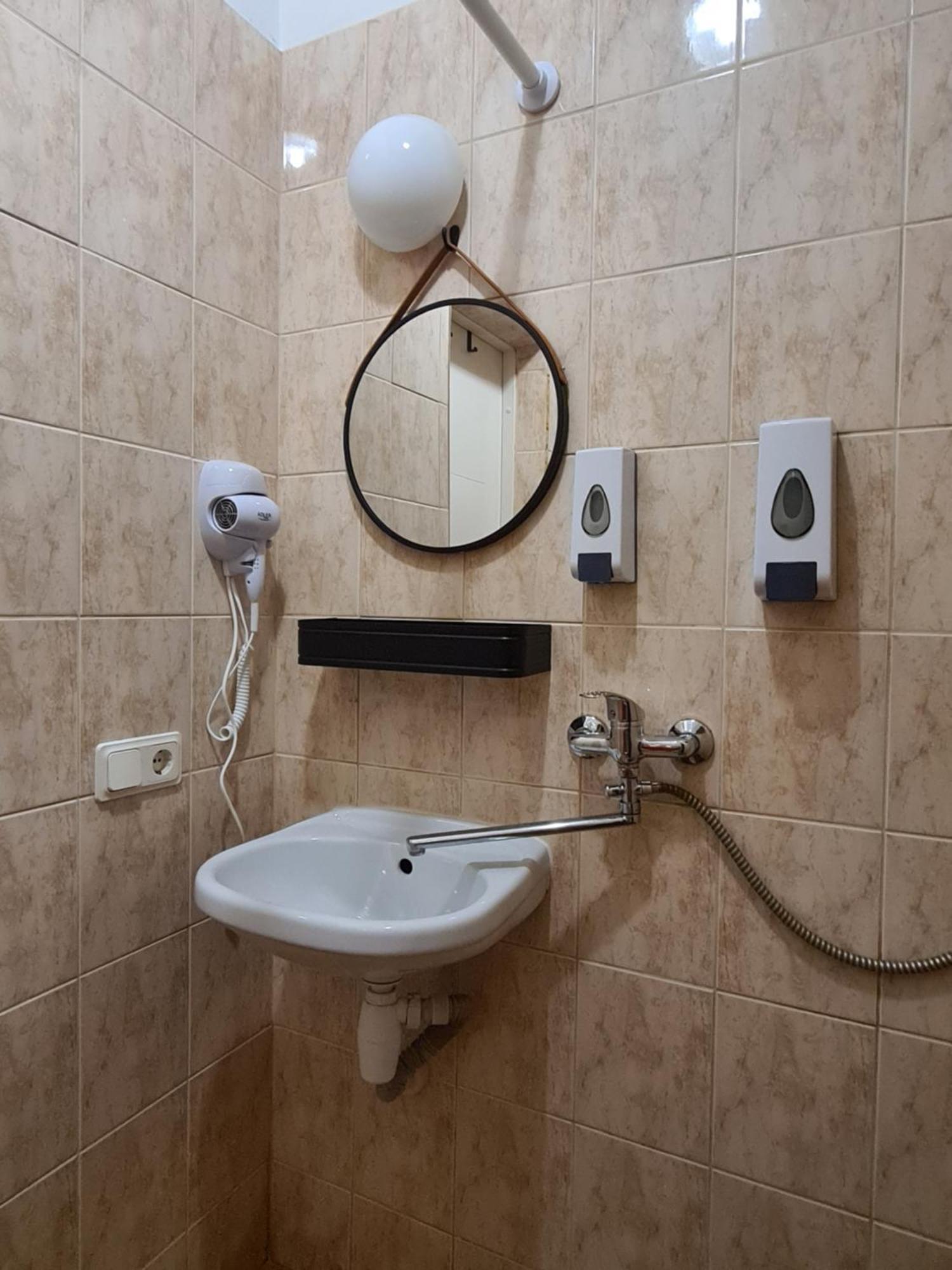 Guest House Kaktus Riga Ruang foto